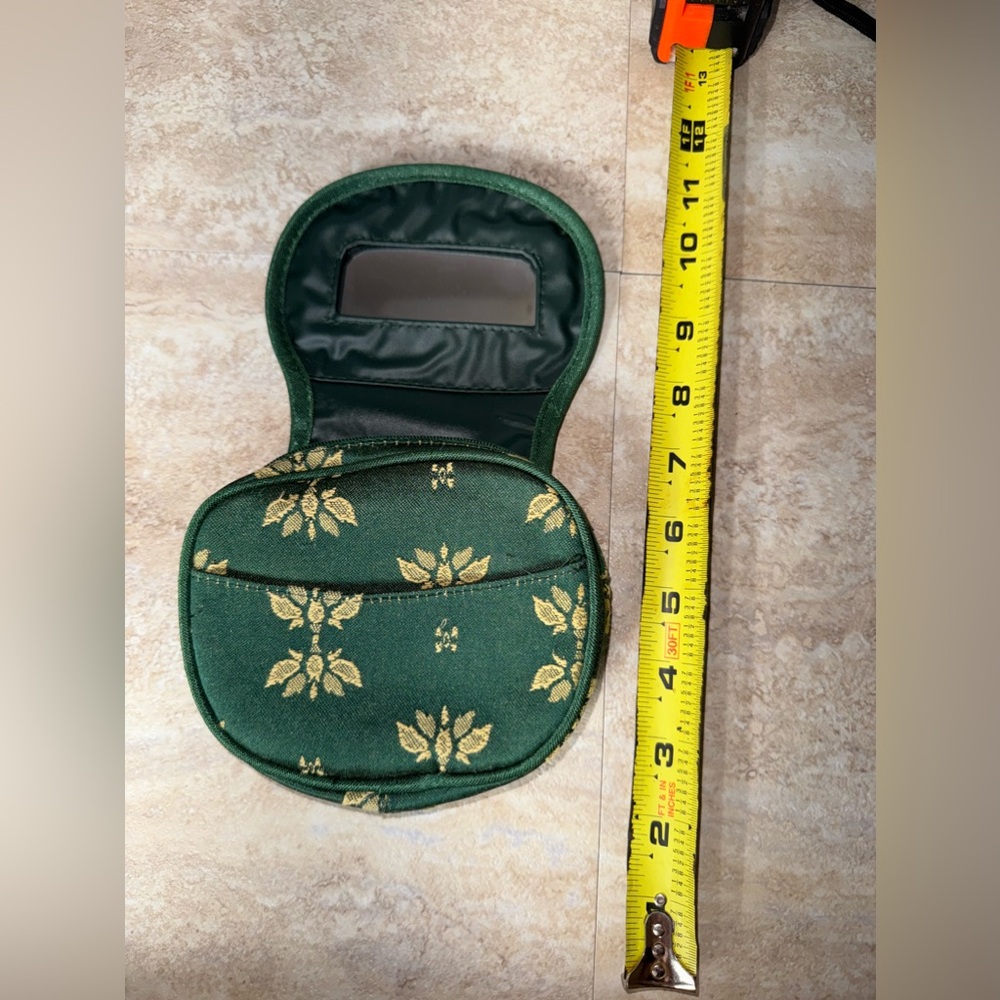 Vintage makeup or travel bag - Picture 2 of 14